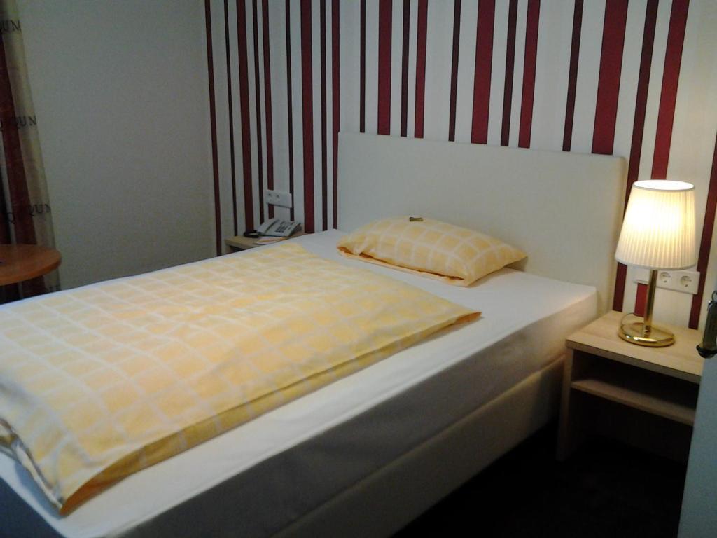 Centralhotel Garni Оффенбург Номер фото